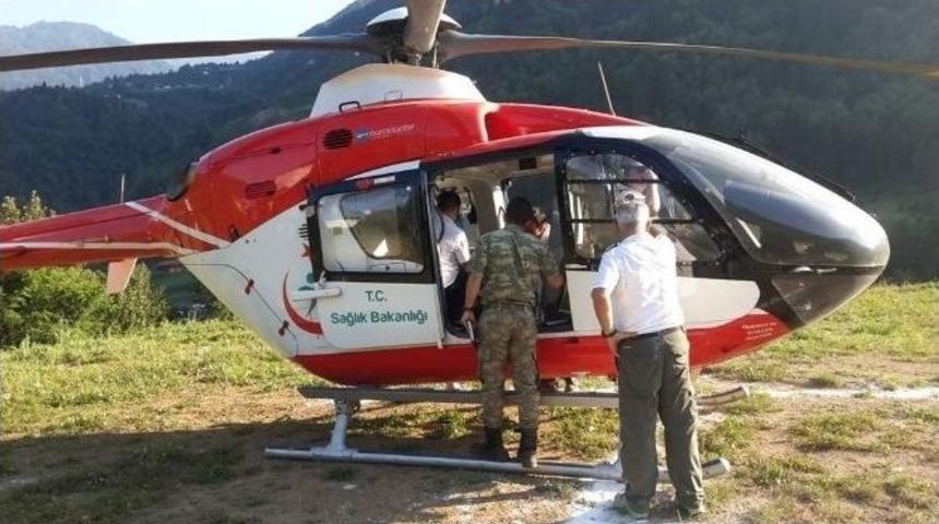 Artvin’de Tur Minibüsü Kaza Yaptı: 1 Ölü, 8 Yaralı