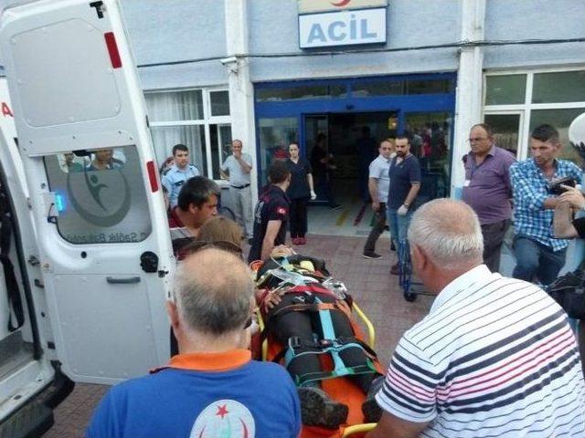 Artvin’de Tur Minibüsü Kaza Yaptı: 1 Ölü, 8 Yaralı