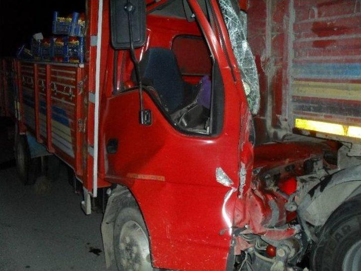 Bilecik’te Kamyon Tır’a Çarptı 1 Yaralı G3