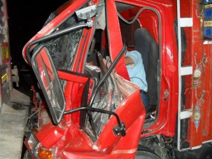 Bilecik’te Kamyon Tır’a Çarptı 1 Yaralı G5