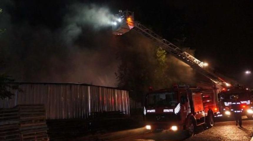 G&uuml;lhane Parkı'nda Yangın Paniği