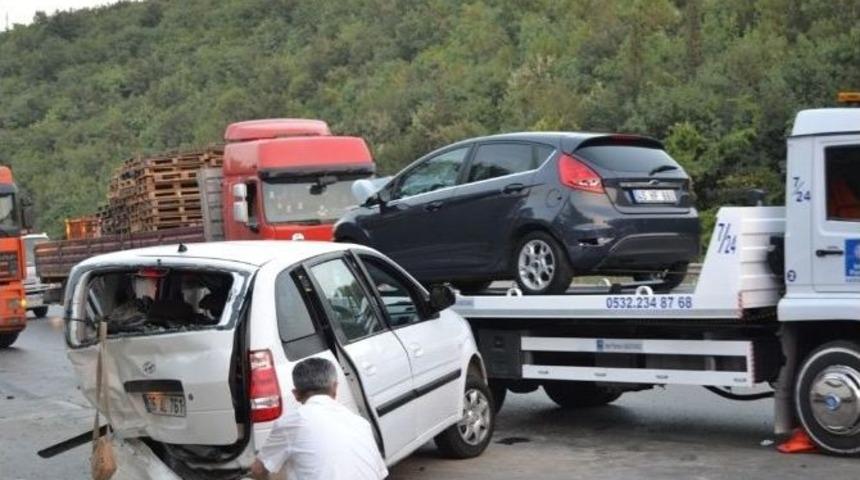 Bursa’da Zincirleme Trafik Kazası: 6 Yaralı