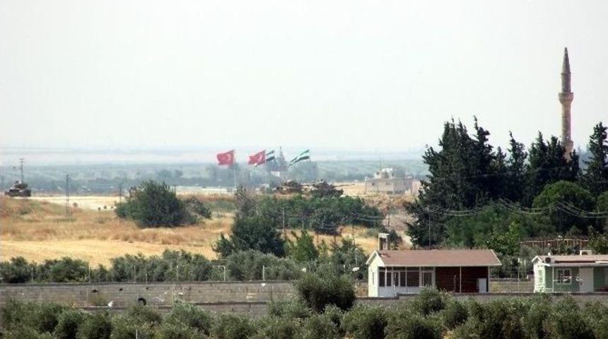 Suriye Sınırında Sessiz Bekleyiş S&uuml;r&uuml;yor