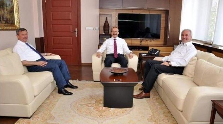 Başkan Sara&ccedil;oğlu, Uşak&rsquo;ın Vali Ve Belediye Başkanını Ziyaret Etti