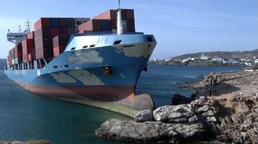 Akdeniz'de Kargo Gemisi Karaya Oturdu