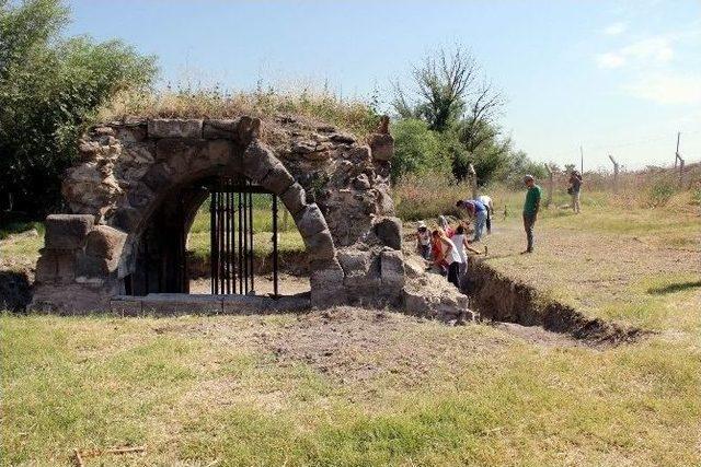 (özel Haber) Keykubadiye Sarayına İlk Kazma Vuruldu