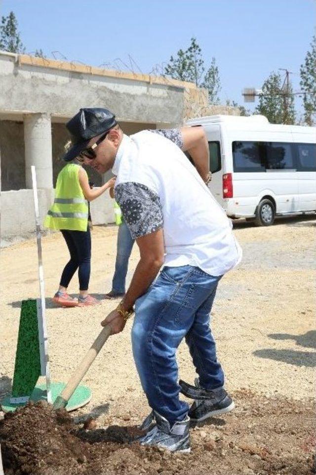 Dünyaca Ünlü Reggae Şarkıcısı Sean Paul, Expo Alanına Ağaç Dikti