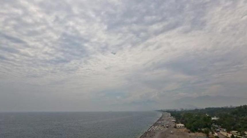 Antalya'yı Nem Bulutları Kapladı