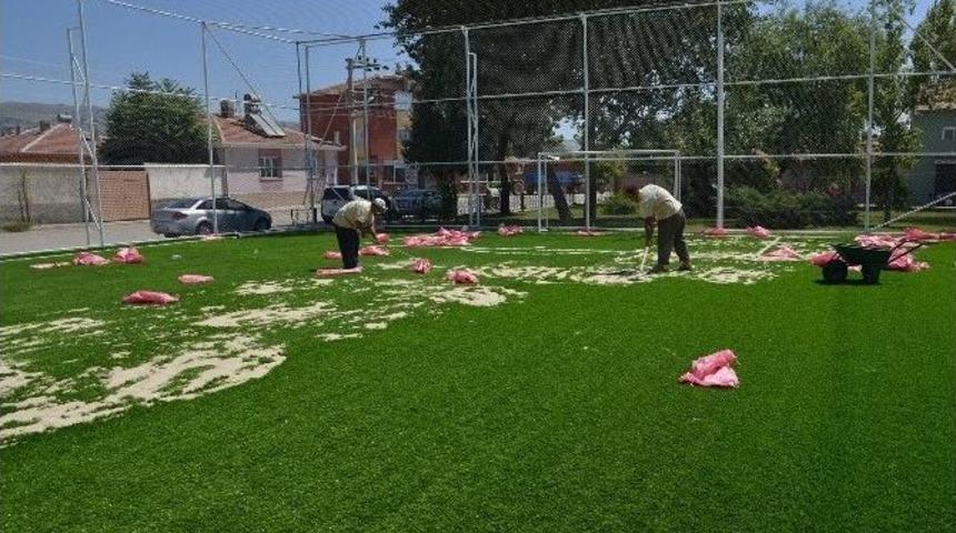 Tepebaşı’nda Parklar Ve Spor Alanları Yenileniyor