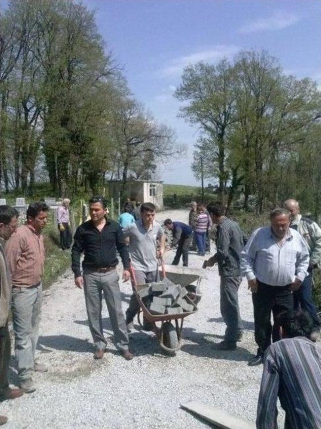 Karadere Köyü’nde Asfalt Ve Parke Çalışması Başlatıldı