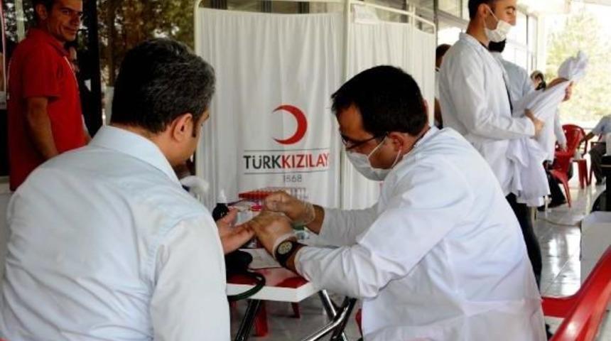 Kızılay, Kan Bağışında Ramazan A&ccedil;ığını Kapatmaya &Ccedil;alışıyor