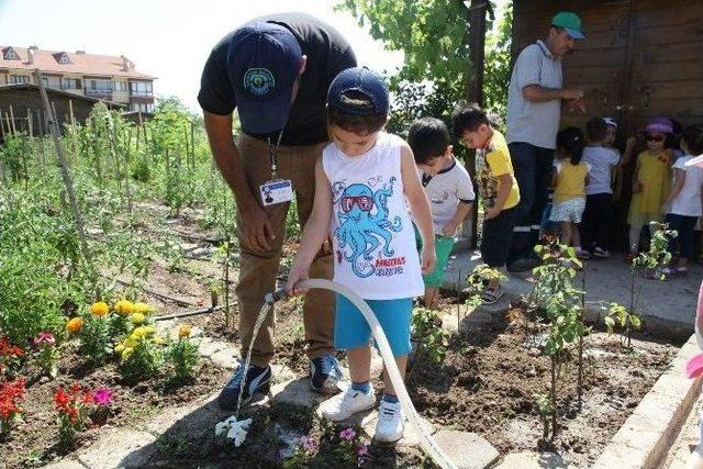 Miniklere Uygulamalı Bahçe Dersi