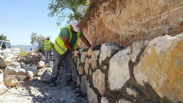 Sıcağa Aldırmadan Ekipler Çalışmalarını Sürdürüyor