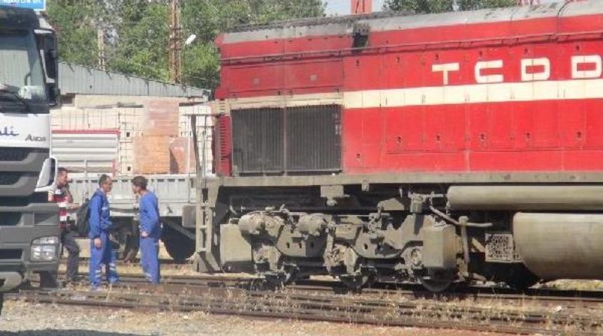 Sarıkamış&rsquo;Ta Y&uuml;k Trenine Bombalı Saldırı, Can Kaybı Yok