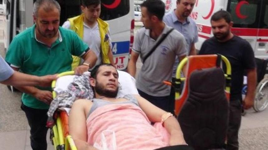 Kobani'de Yaralanıp, Aksaray'da Yakalanan 3 Kişi Sedyeyle Adliyeye Getirildi