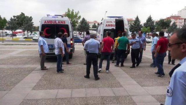 Kobani'de Yaralanıp, Aksaray'da Yakalanan 3 Kişi Sedyeyle Adliyeye Getirildi