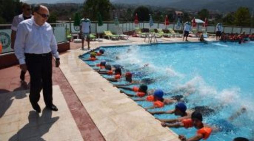 Başkan &Uuml;z&uuml;lmez&rsquo;den Yaz Spor Okullarına Ziyaret