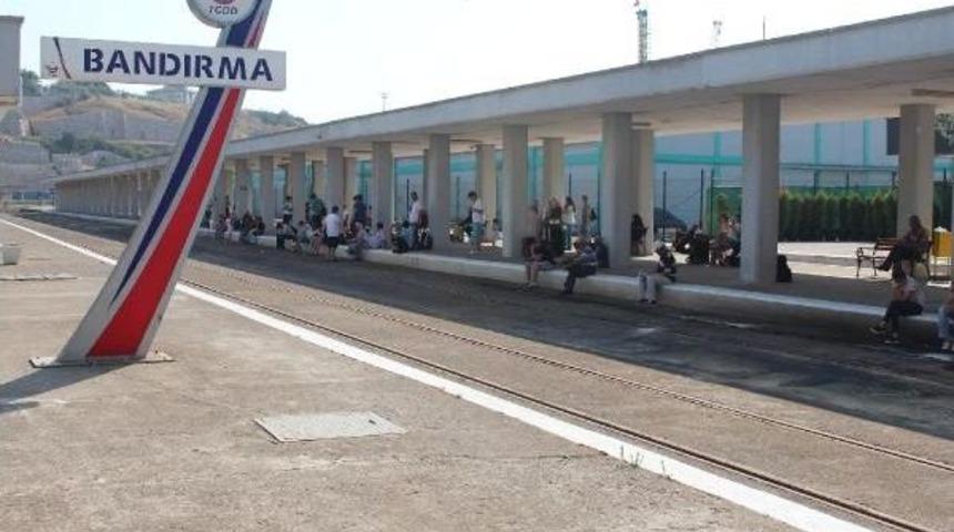 Aşırı Sıcaklar Tren Seferlerini De Etkiledi