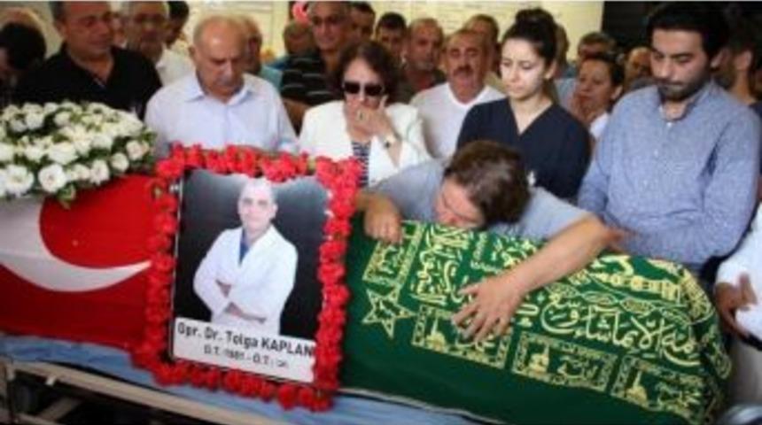 Boğulan Doktorun &Ccedil;ok İyi Y&uuml;zme Bildiği İ&ccedil;in Can Yeleğini Giymediği İleri S&uuml;r&uuml;ld&uuml;