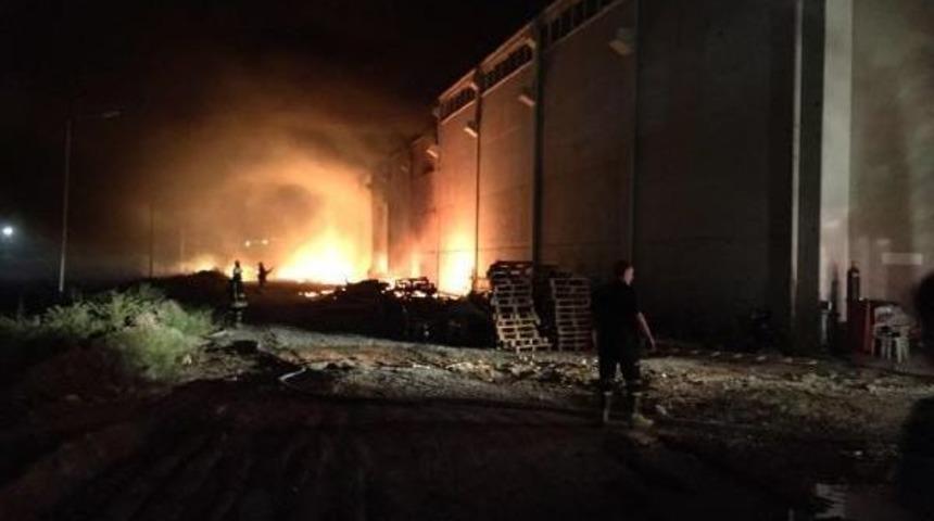 Strafor Fabrikasında Yangın