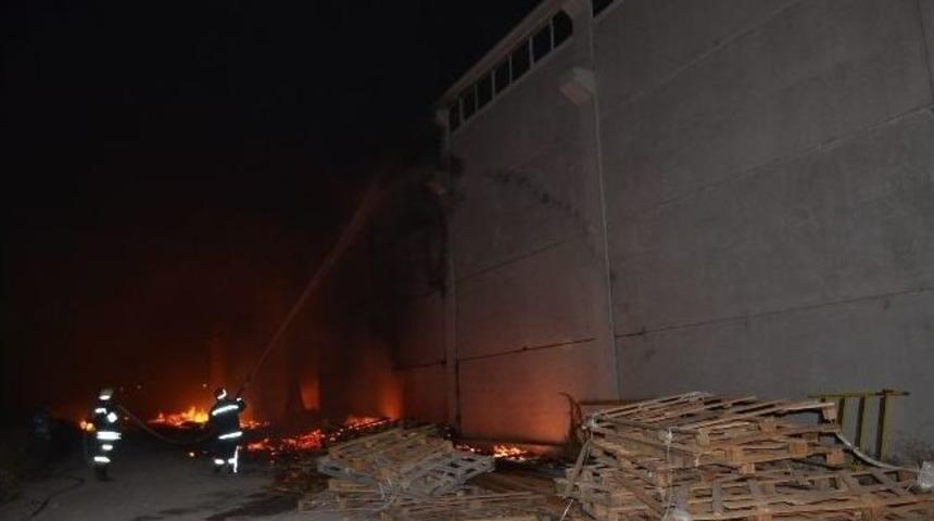 Akhisar Osb&rsquo;de Yangın