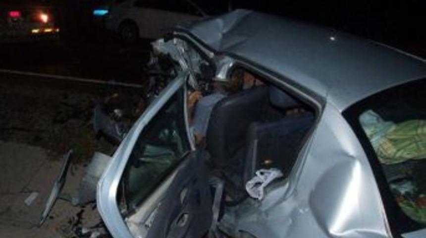 Yozgat'ta 2 Otomobil &Ccedil;arpıştı: 3 &Ouml;l&uuml; 2 Yaralı