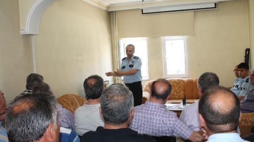 Tosya Emniyet M&uuml;d&uuml;rl&uuml;ğ&uuml; Muhtarları Maganda Konusunda Uyardı