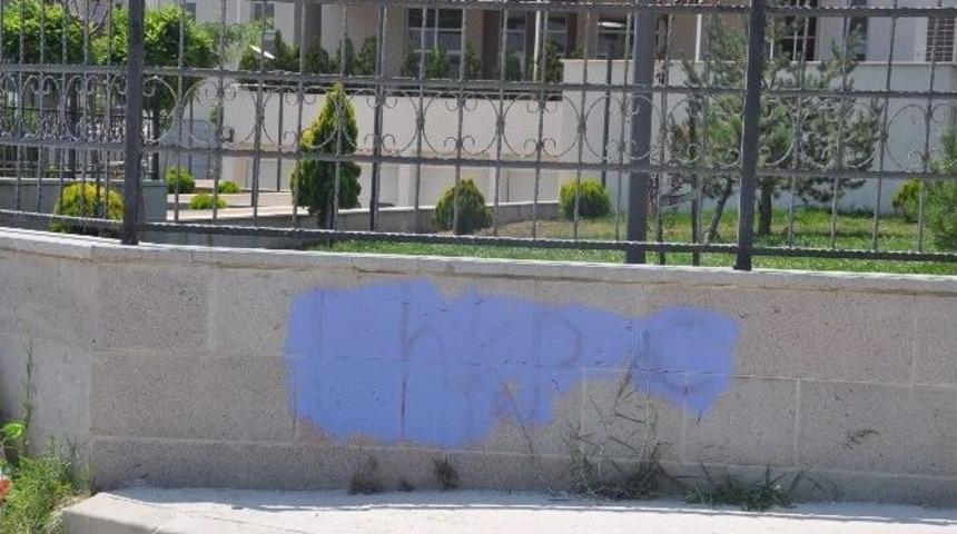 Polisi Alarma Ge&ccedil;iren Yazı