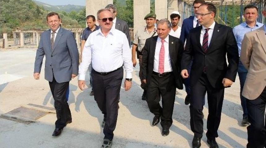 Gen&ccedil;lerin Yaşam Kalitelerinin Artması İ&ccedil;in Kamu Yatırımları Hızla Devam Ediyor