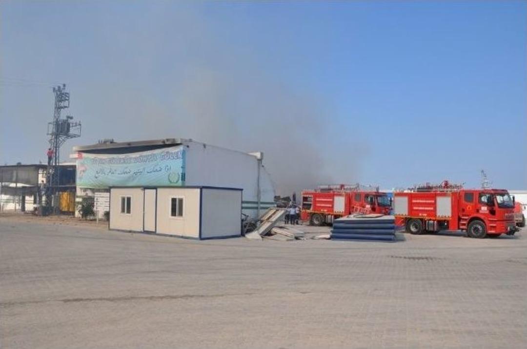 İhh Lojistik Merkezi&rsquo;ndeki Yangın S&ouml;nd&uuml;r&uuml;ld&uuml;