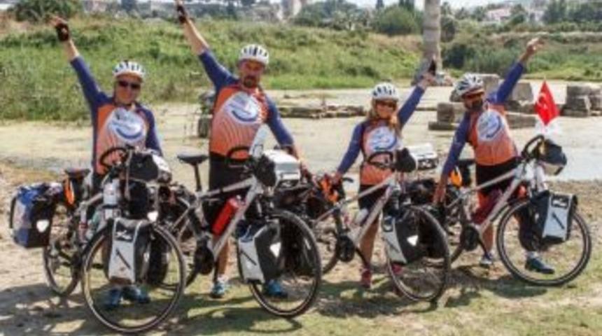 Sınır &Ouml;tesi Bisiklet Yolcuları Nil&uuml;fer&rsquo;den Ge&ccedil;ti