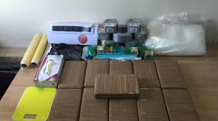 B&uuml;y&uuml;k&ccedil;ekmece&rsquo;de Uyuşturucu Operasyonu