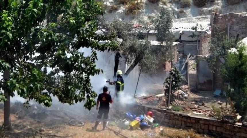 S&ouml;ke&rsquo;de Ev Yangını Korkuttu