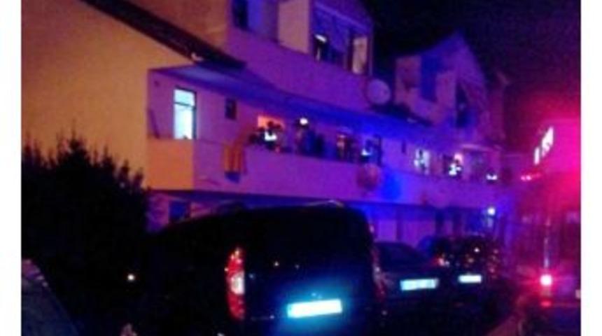 Gen&ccedil; Adam Kendisini Asarak İntihar Etti