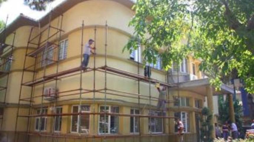 Belediye Binasındaki Restorasyon &Ccedil;alışmaları S&uuml;r&uuml;yor