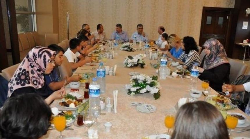 Ereğli&rsquo;de Kimsesiz &Ccedil;ocuklarla Kahvaltı