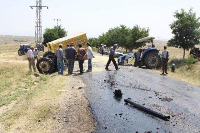 Çankırı'da Otomobille Traktör Çarpıştı: 3 Ölü, 4 Yaralı