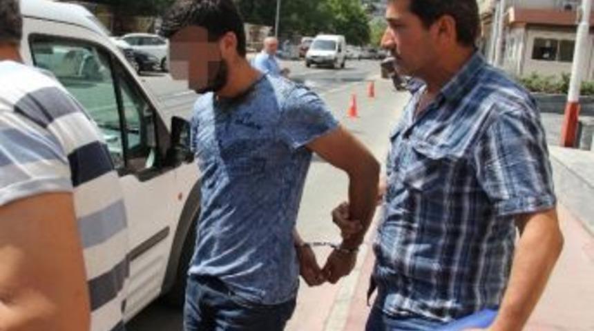 Kavgaya Karışınca Dolandırıcılık Su&ccedil;undan Yakalandı