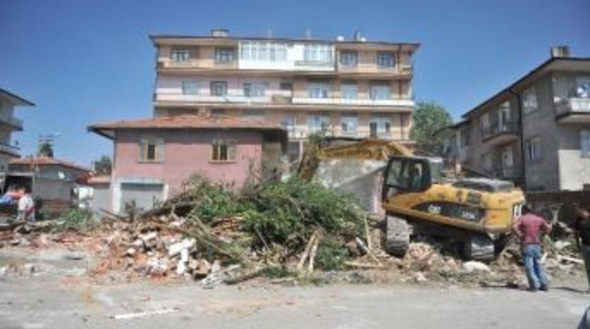 &Ouml;nder Mahallesi&rsquo;nde Vatandaş Mutlu