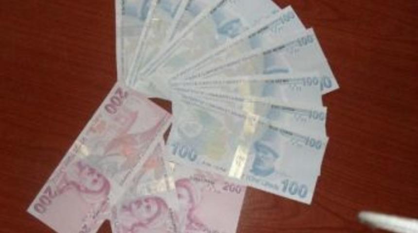 &Uuml;zerinden 1500 Tl Sahte Banknot &Ccedil;ıkan Kadın Tutuklandı