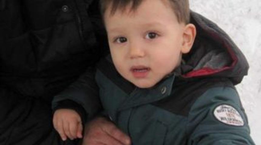 Televizyonun Altında Kalan &Ccedil;ocuk Hayatını Kaybetti