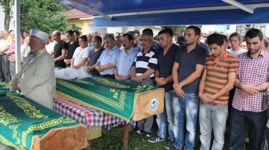 Komşusu Ile Kızını Bı&ccedil;aklayarak &Ouml;ld&uuml;rd&uuml; (2)