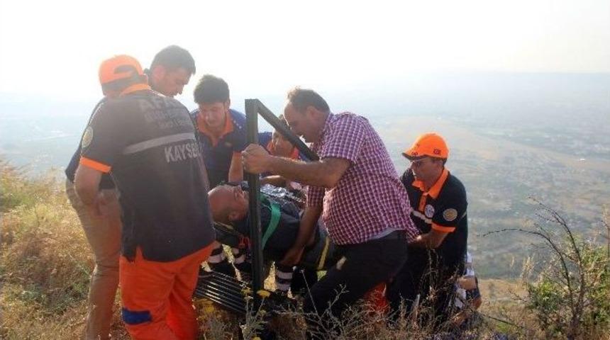 Havalanamayan Paraş&uuml;t Dağa &Ccedil;akıldı: 2 Yaralı