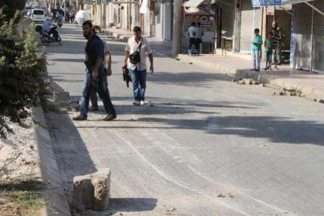 Mardin de Yol Kesen Pkk lılara Polis Müdahale Etti 1