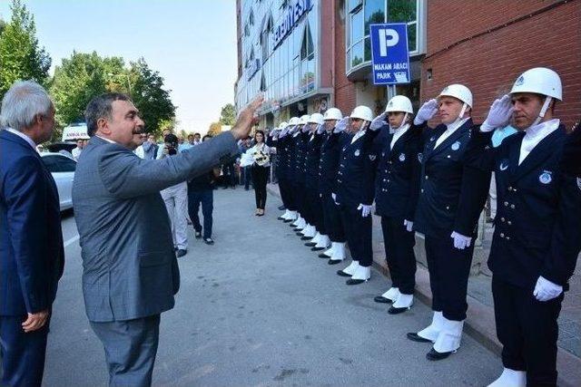 Bakan Eroğlu, Başkan Kamil Saraçoğlu’nu Ziyaret Etti