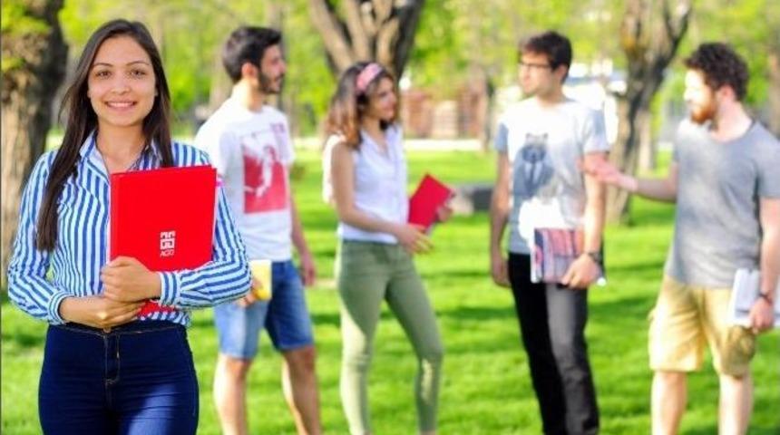 Ag&uuml;&rsquo;den B&uuml;y&uuml;k Başarı