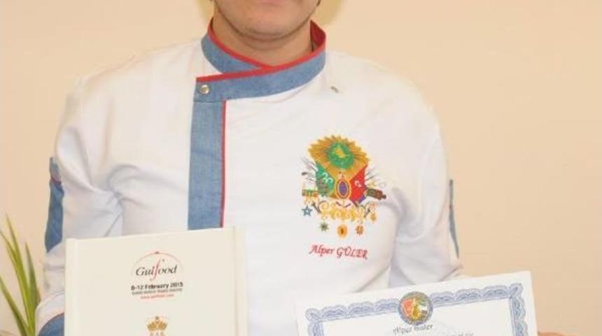 &Ouml;d&uuml;l Avcısı Liseli Aş&ccedil;ı