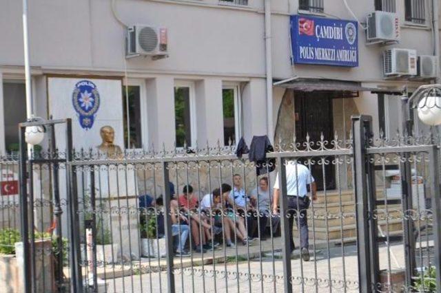 Polis Merkezinin Bahçesi Mülteci Kampına Döndü