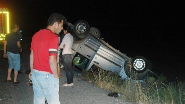 Hafif Ticari Araç Takla Attı: 5 Yaralı