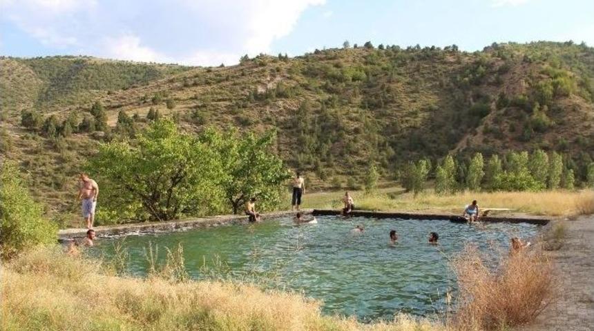 Sıcaklar Sulama Havuzuna Rağbeti Artırdı